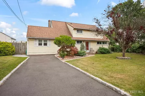 4 Farmbrook Dr, Old Bridge, NJ 08857 photo 2