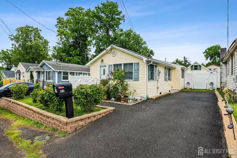 77 Pacific Blvd, Keyport, NJ 07735