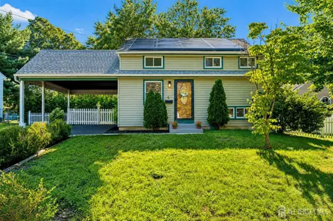 5 Bradford Rd, East Brunswick, NJ 08816
