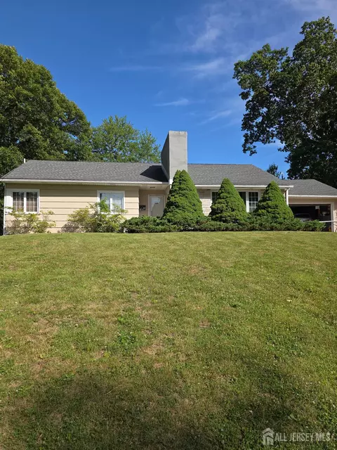7 White Beech Ct, Ewing, NJ 08618