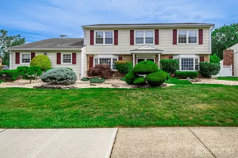 3 Romero Ct, Monroe, NJ 08831