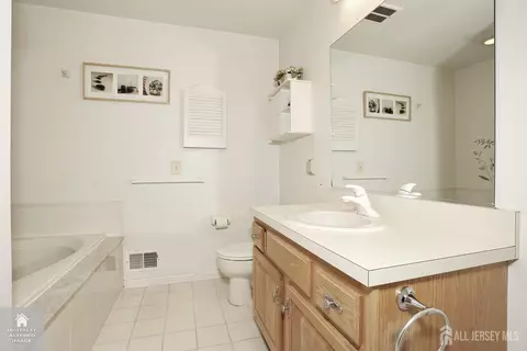 Bath - 243 Harvard Dr, Hackettstown, NJ 07840 photo 3 of 3