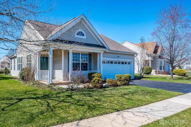 39 Stony Path Dr, South Brunswick, NJ 08810