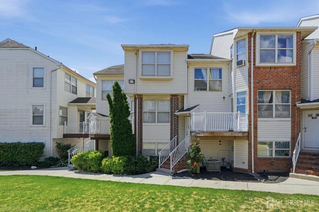 726 Harbortown Blvd, Perth Amboy, NJ 08861