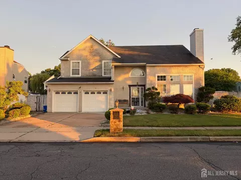 29 Major Dr, Sayreville, NJ 08872