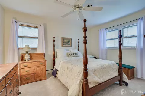 8 Adelphi Ct, Edison, NJ 08837 photo 17