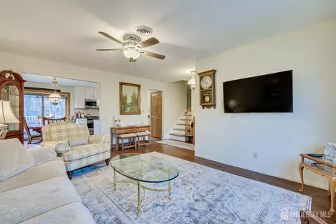 8 Adelphi Ct, Edison, NJ 08837 photo 6