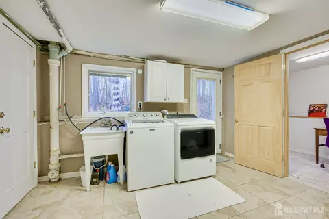 8 Adelphi Ct, Edison, NJ 08837 photo 28