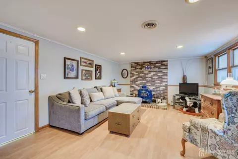 8 Adelphi Ct, Edison, NJ 08837 photo 15
