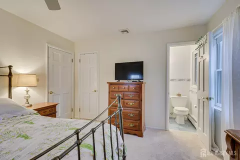 8 Adelphi Ct, Edison, NJ 08837 photo 22