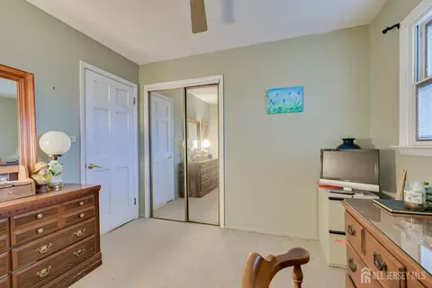 8 Adelphi Ct, Edison, NJ 08837 photo 24