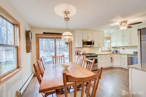 8 Adelphi Ct, Edison, NJ 08837 photo 7