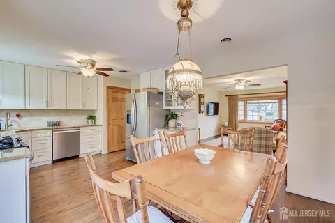 8 Adelphi Ct, Edison, NJ 08837 photo 10