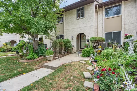 168 Thoreau Dr, Plainsboro, NJ 08536