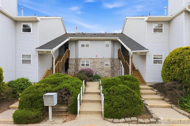 194 Bexley Ln, Piscataway, NJ 08854