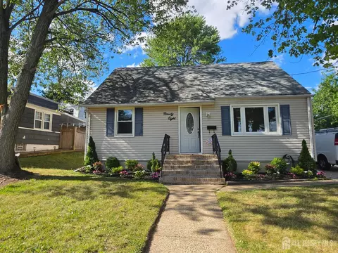 98 Craske St, Woodbridge, NJ 07095