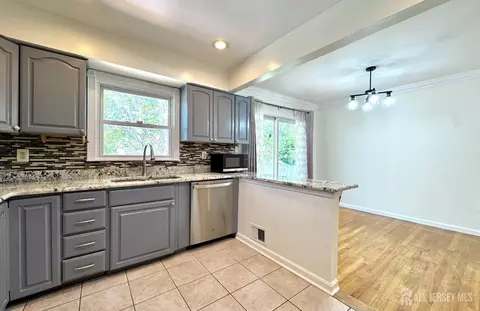 19 Library Pl, Edison, NJ 08820 photo 8