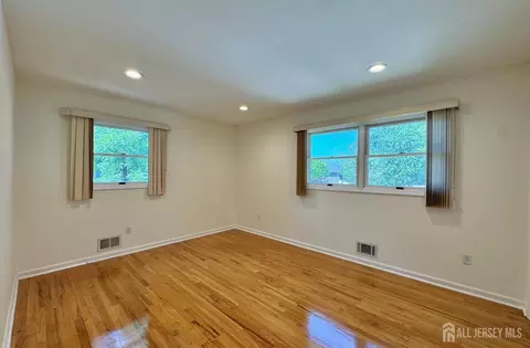 19 Library Pl, Edison, NJ 08820 photo 12