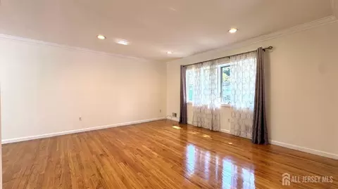 19 Library Pl, Edison, NJ 08820 photo 5