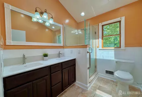 19 Library Pl, Edison, NJ 08820 photo 10