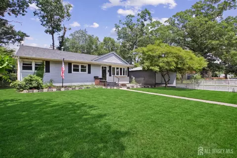 47 Ashmall Ave, Monroe, NJ 08831