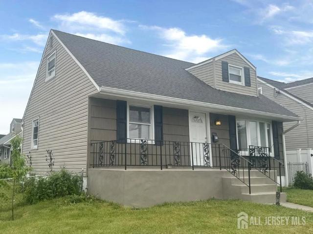 65 Oak St, Carteret, NJ 07008