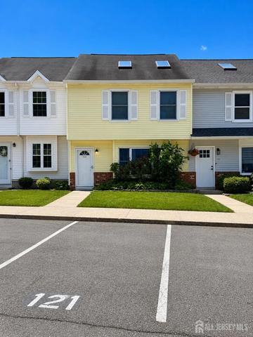 121 Joan Ct, Jackson, NJ 08527