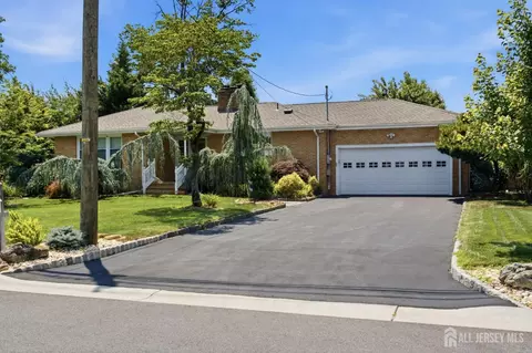 1520 Evelyn Ave, North Brunswick, NJ 08902