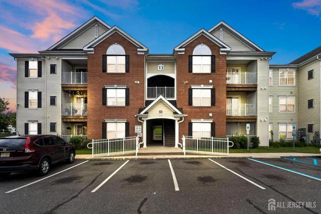 1313 Fernwood Ct, New Brunswick, NJ 08901