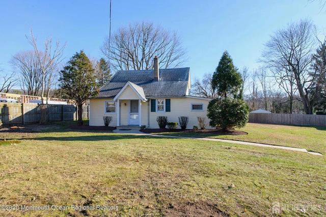 2 Woodbrook Dr, Aberdeen, NJ 07747