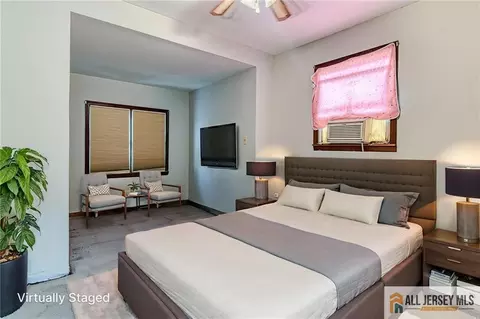 Bedroom - 31 Lehigh Ave, Edison, NJ 08837 photo 2 of 14