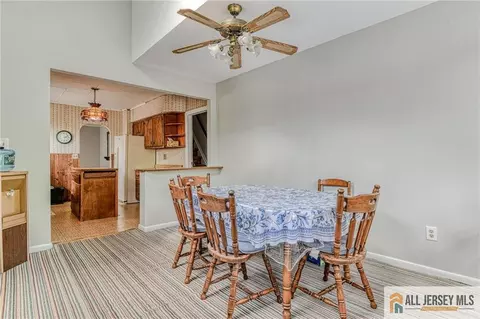 Dining - 31 Lehigh Ave, Edison, NJ 08837 photo 1 of 4