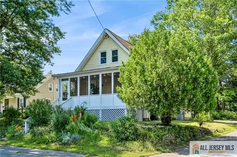4 Woodrow St, Middlesex, NJ 08846 photo 3