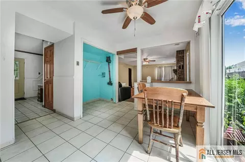 29 Wintergreen Ave, Edison, NJ 08820 photo 12
