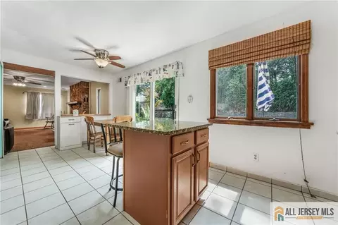 29 Wintergreen Ave, Edison, NJ 08820 photo 11