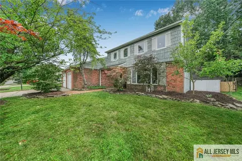 29 Wintergreen Ave, Edison, NJ 08820 photo 2