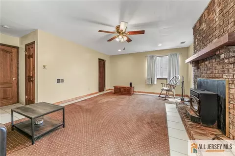 29 Wintergreen Ave, Edison, NJ 08820 photo 13