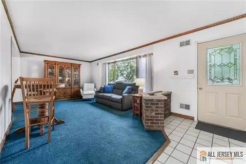 29 Wintergreen Ave, Edison, NJ 08820 photo 5