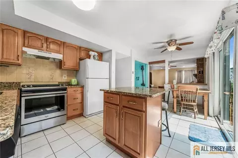 29 Wintergreen Ave, Edison, NJ 08820 photo 10