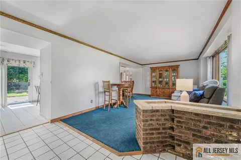 29 Wintergreen Ave, Edison, NJ 08820 photo 4