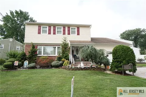 4 Periwinkle Pl, Colonia, NJ 07067