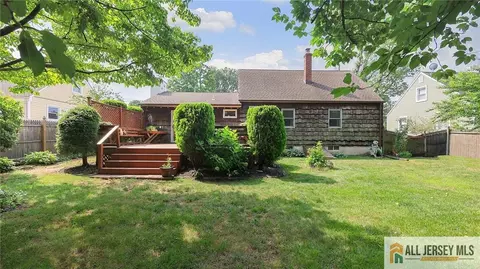 Exterior - 541 Cook Ave, Middlesex, NJ 08846 photo 9 of 15