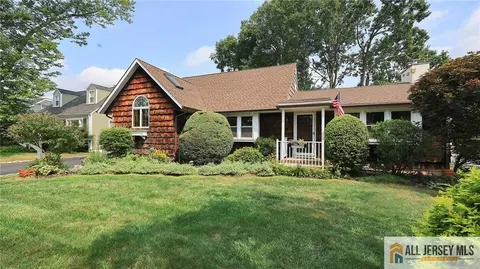 Exterior - 541 Cook Ave, Middlesex, NJ 08846 photo 4 of 15