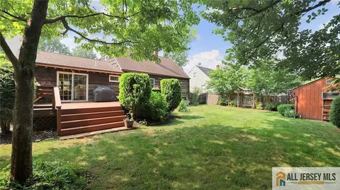 Exterior - 541 Cook Ave, Middlesex, NJ 08846 photo 8 of 15
