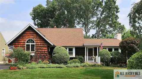 Exterior - 541 Cook Ave, Middlesex, NJ 08846 photo 1 of 15