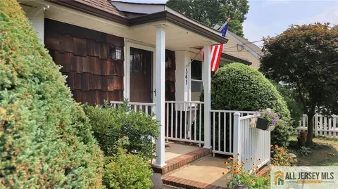Exterior - 541 Cook Ave, Middlesex, NJ 08846 photo 5 of 15