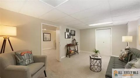 Entry Way - 541 Cook Ave, Middlesex, NJ 08846 photo 7 of 8