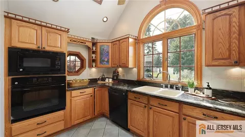 Kitchen - 541 Cook Ave, Middlesex, NJ 08846 photo 2 of 2