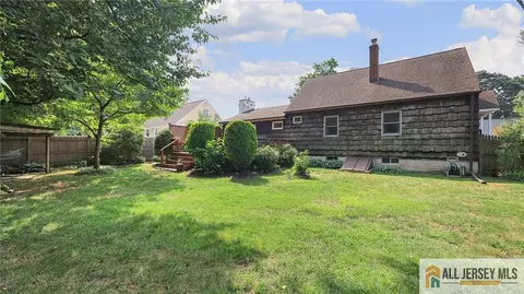 Exterior - 541 Cook Ave, Middlesex, NJ 08846 photo 10 of 15