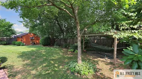 Exterior - 541 Cook Ave, Middlesex, NJ 08846 photo 6 of 15
